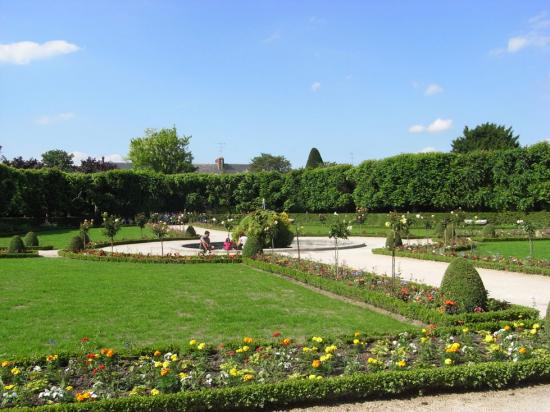 Meaux jardin Bossuet