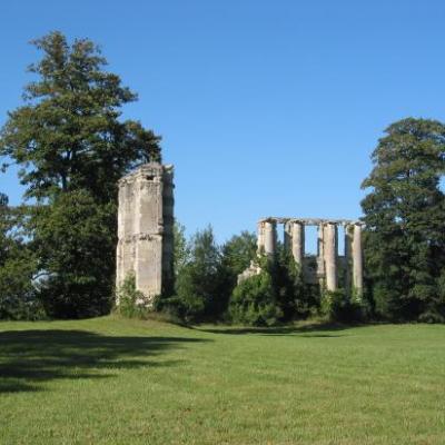 Montceaux-les-Meaux : parc du château