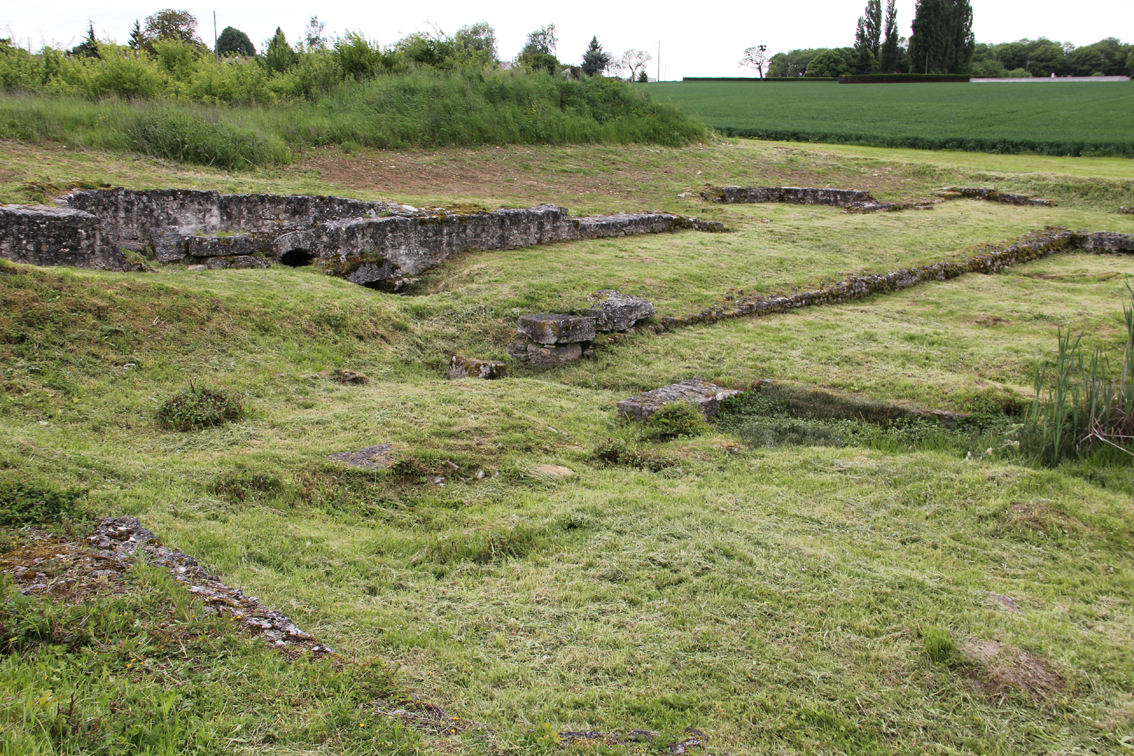 chateaubleau fiche gauche.JPG