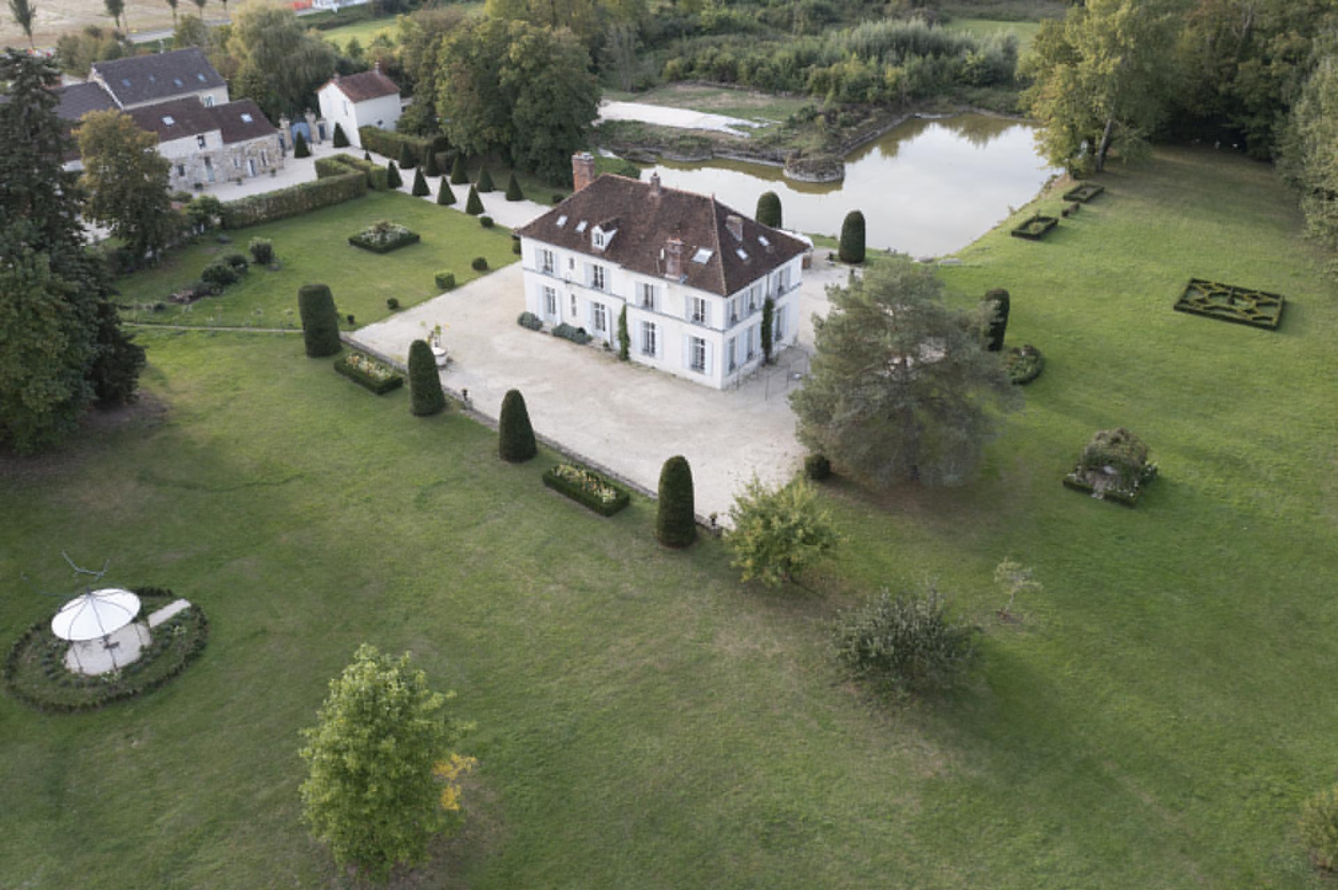 Pommeuse chateau
